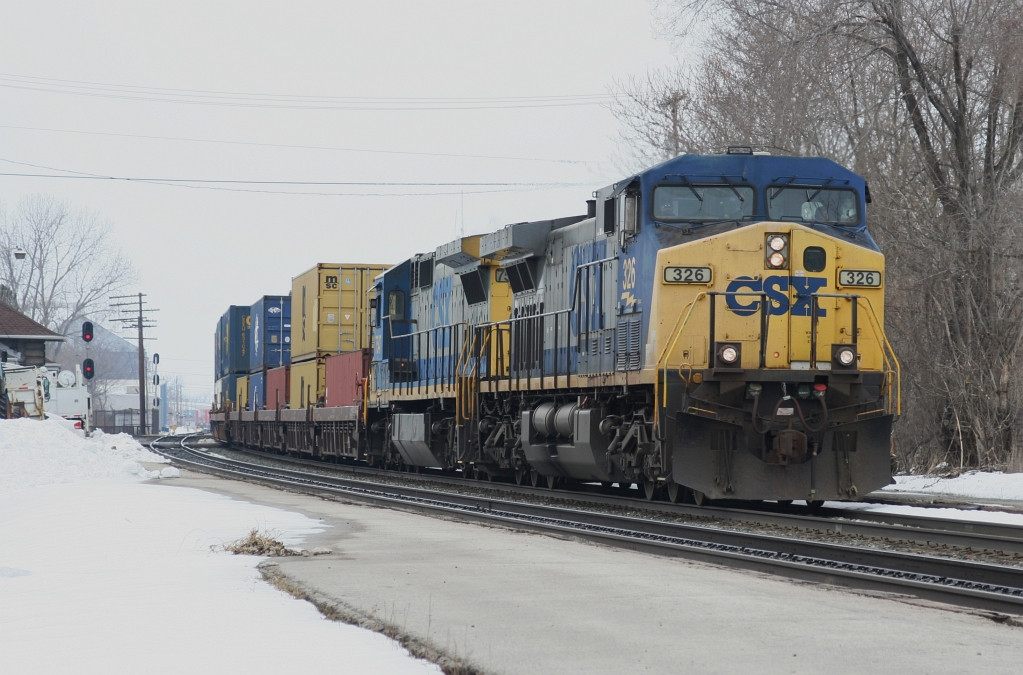 CSX EB intermodal